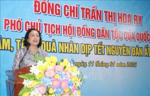 Mang Tết sớm đến với công đoàn viên chức, người lao động có hoàn cảnh khó khăn